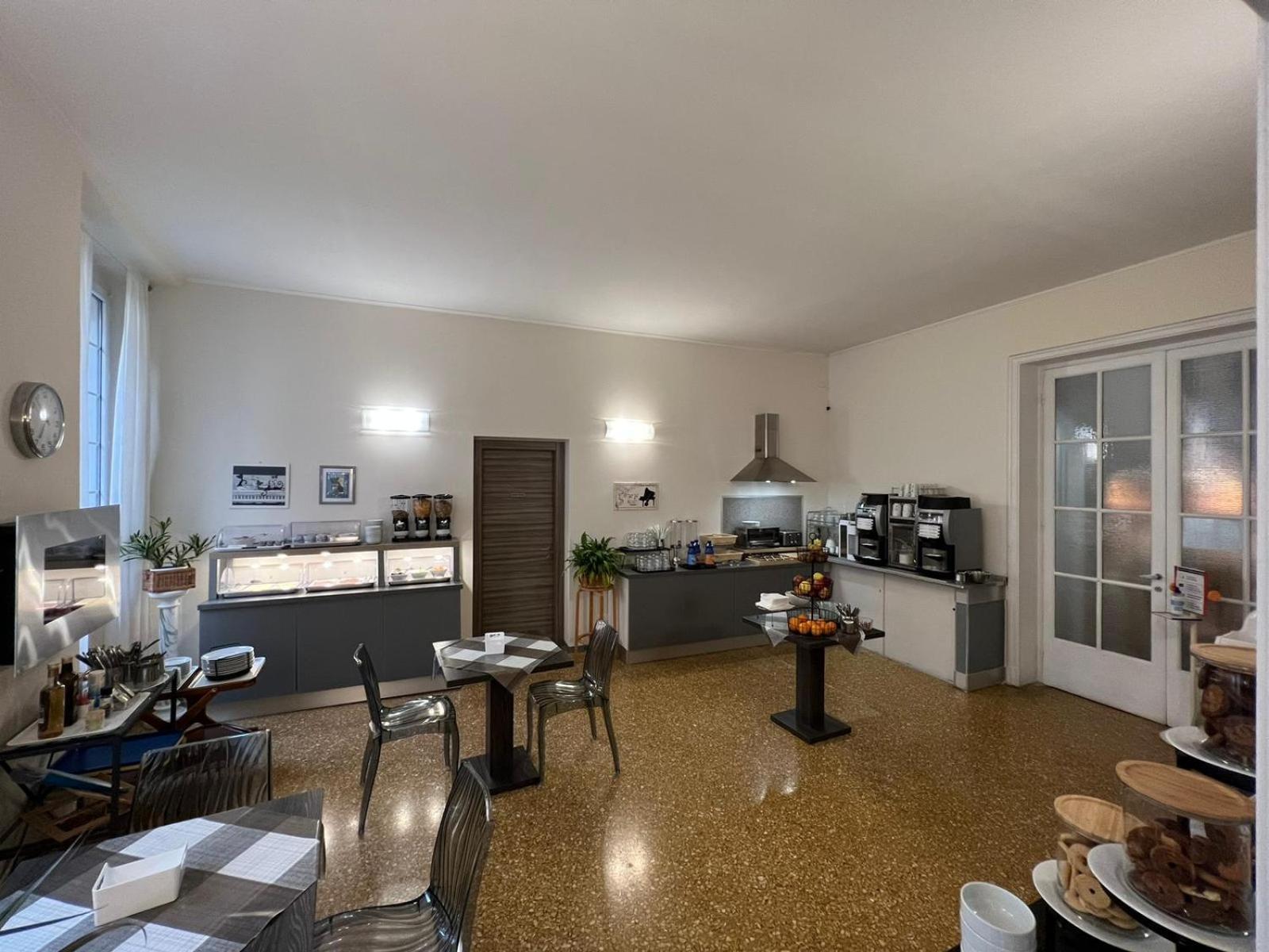 Hotel Cairoli Genoa