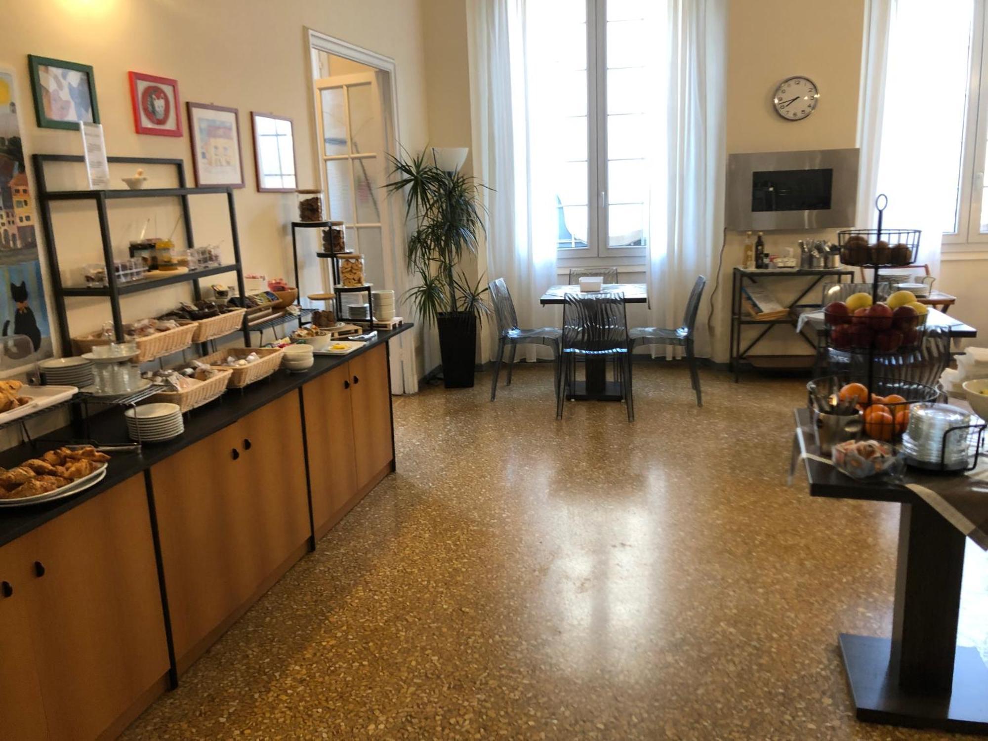 Hotel Cairoli